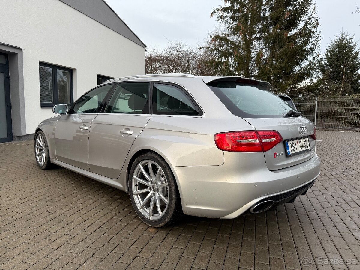 Audi RS4 - 3
