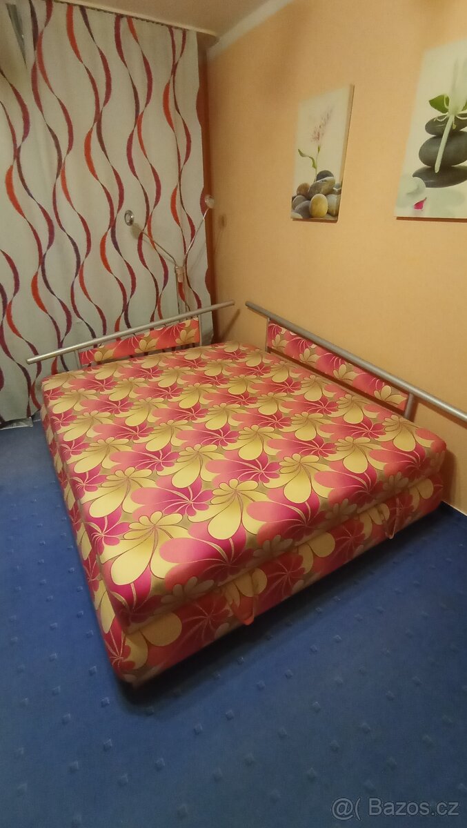 Manželská čalouněná rohová postel - 3