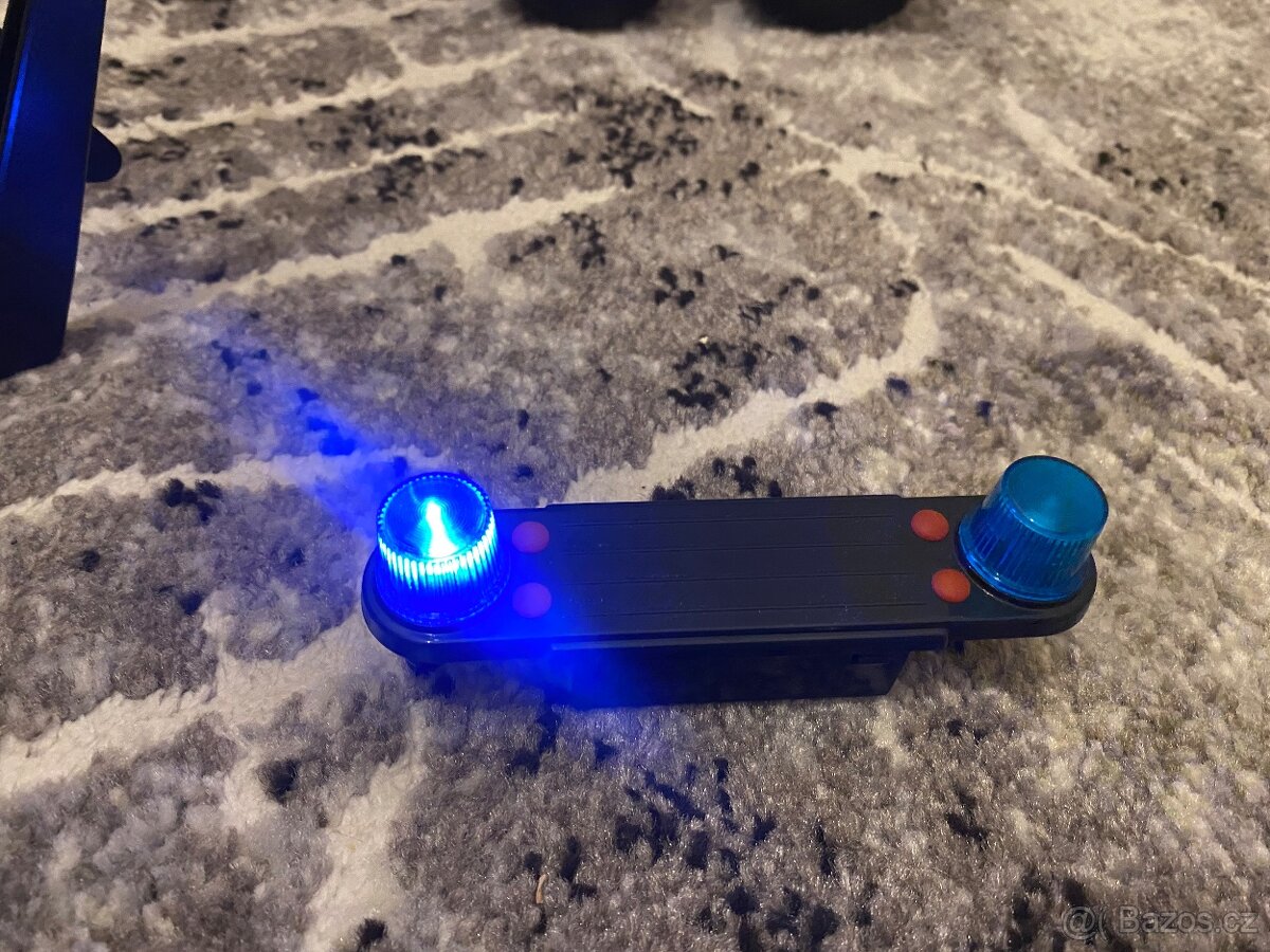 Bruder Přepravník na dřevo s rukou + maják se zvuky - 3