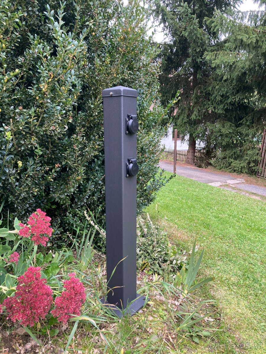 Zahradní zásuvkový sloupek - 3