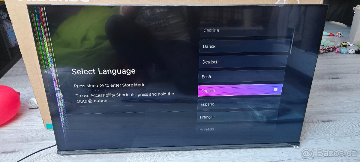 Poškozená TV 43" - 3