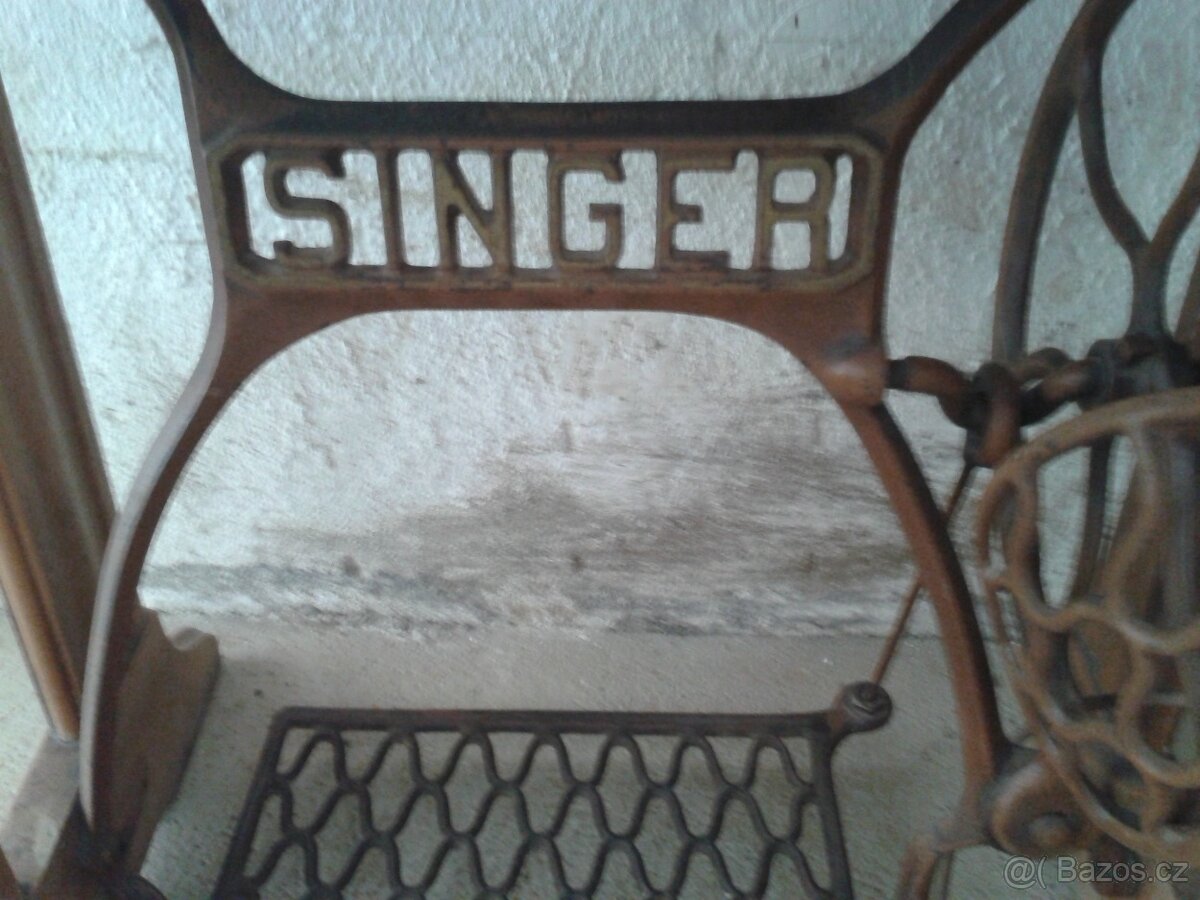 prodám starý šicí stoj Singer. - 3