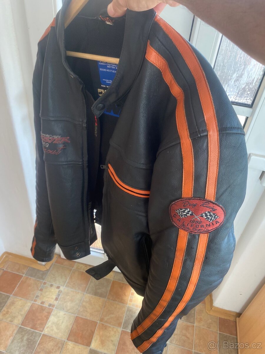 Bunda s chrániči. - 3