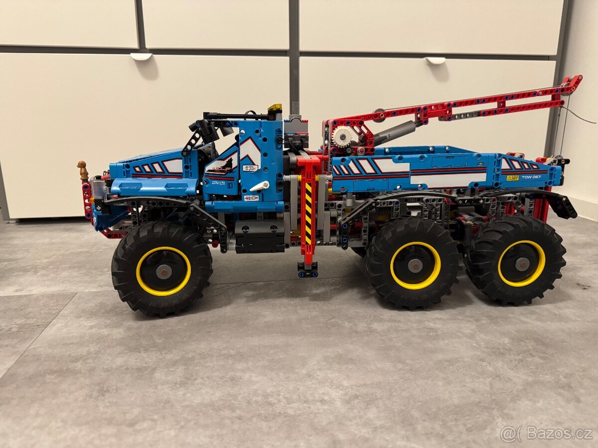 LEGO TECHNIC 42070 - 3