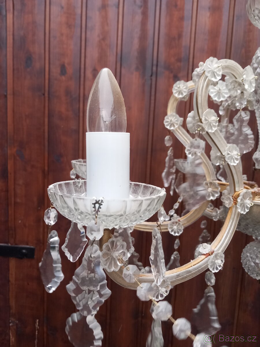 Skleněný lustr - 3