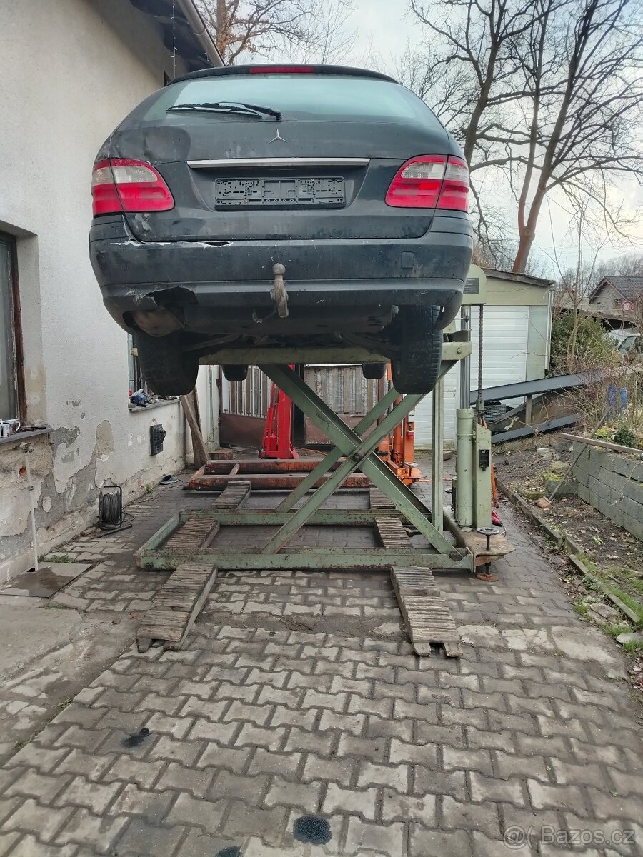 Hever nůžkový ddr zvih 1.8m - 3