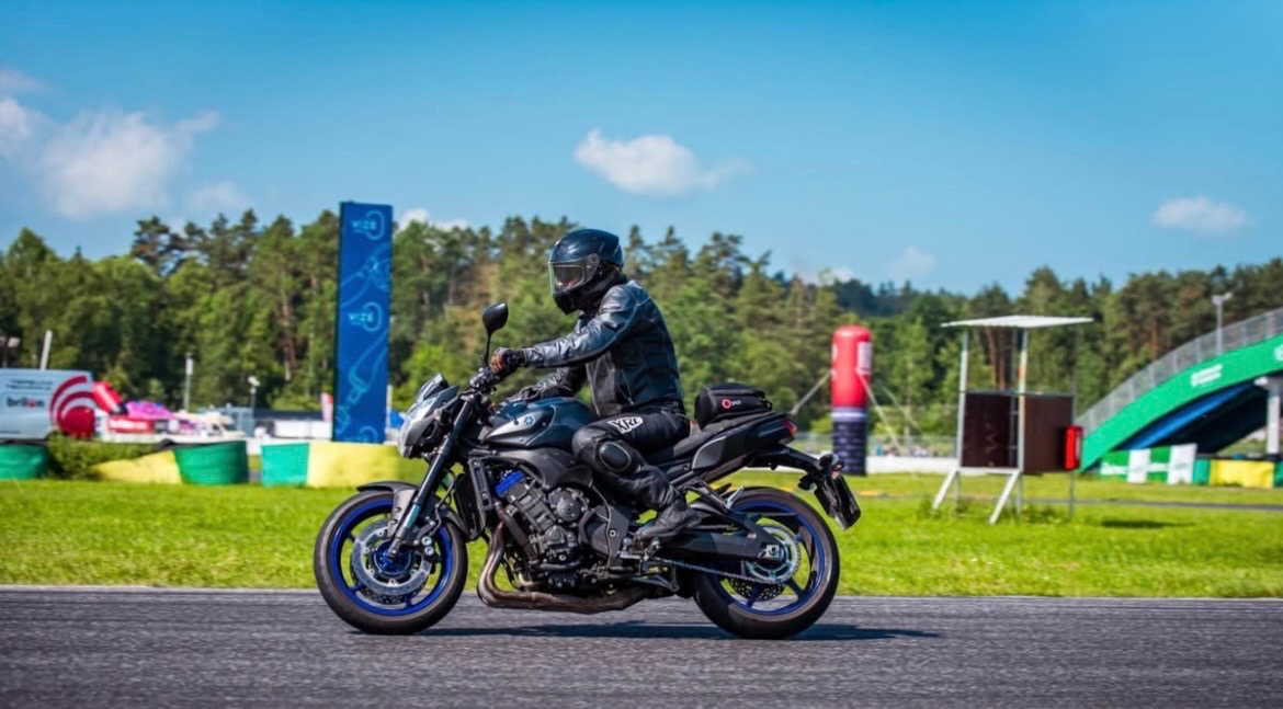 Yamaha Fazer 800 - 3