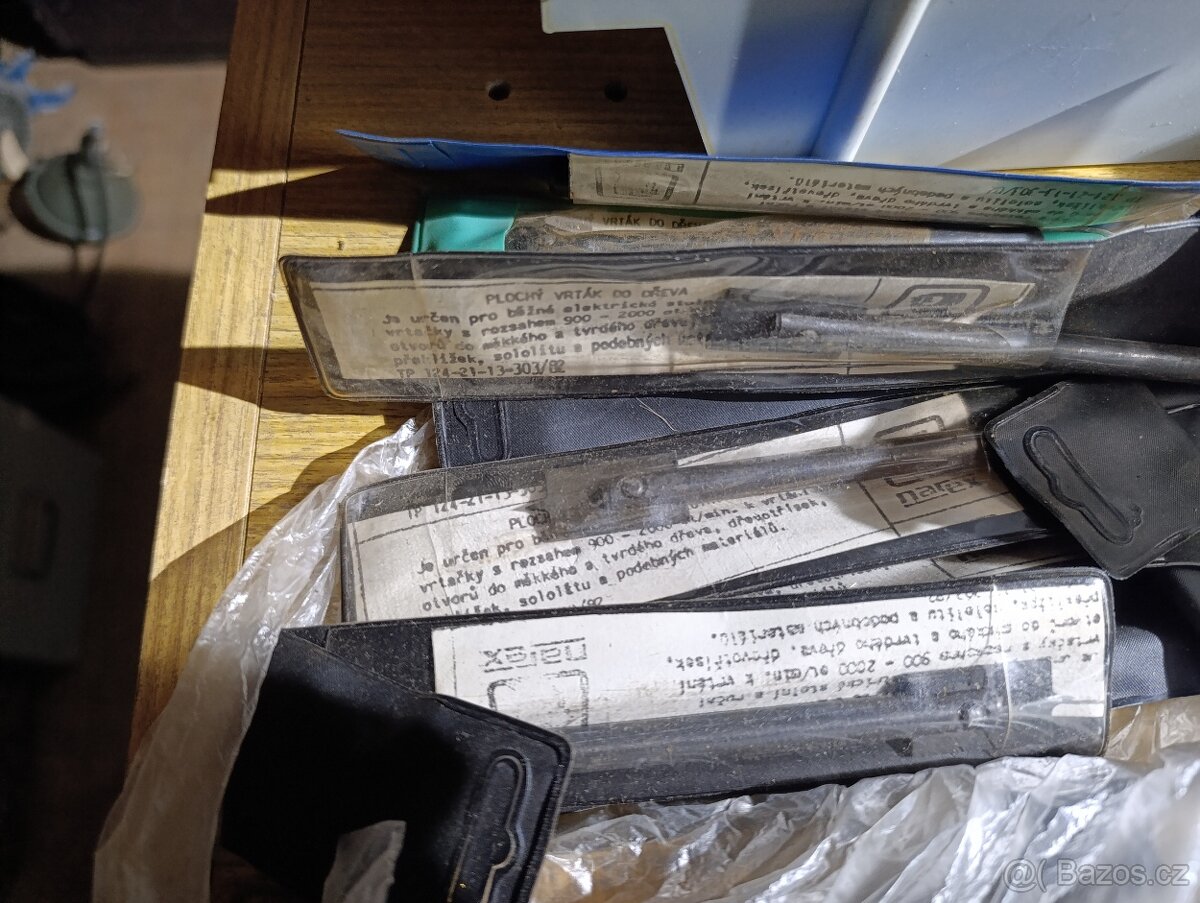 Ploché vrtáky na dřevo , sukovníky, dláta,frézy do dlabačky. - 3