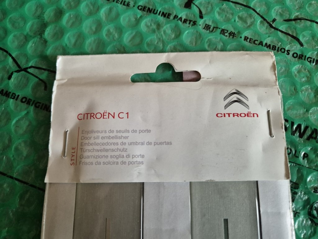 dekorativní ozdobné a ochranné lišty prahu Citroen C1 , C3 1 - 3