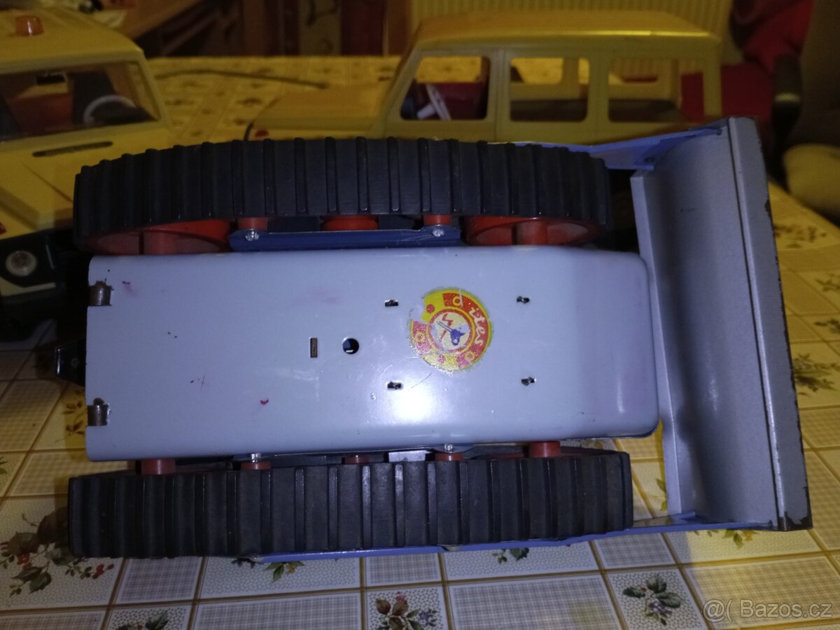 Staré hračky Mercedes piko a buldozer ites - 3