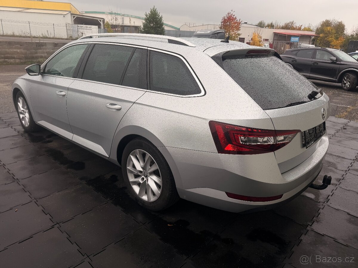 Škoda Superb 2.0TDi 110kW DSG, tažné, kůže, 1. majitel - 3