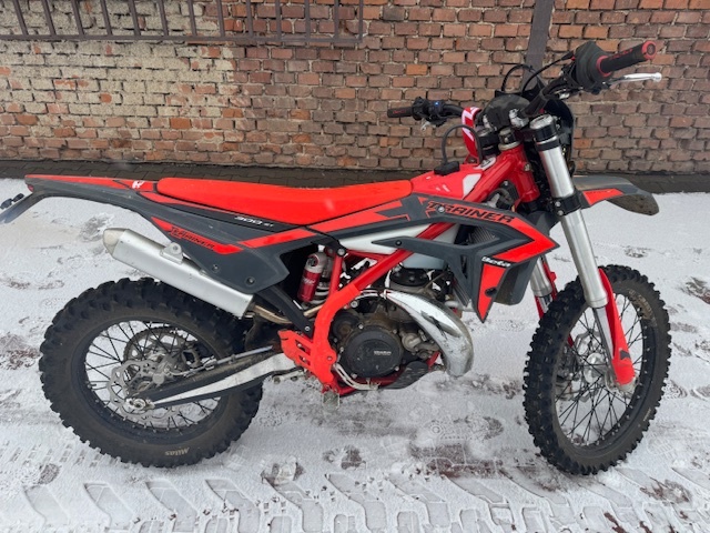 BETA XTRAINER 300 2T MY25 - 3