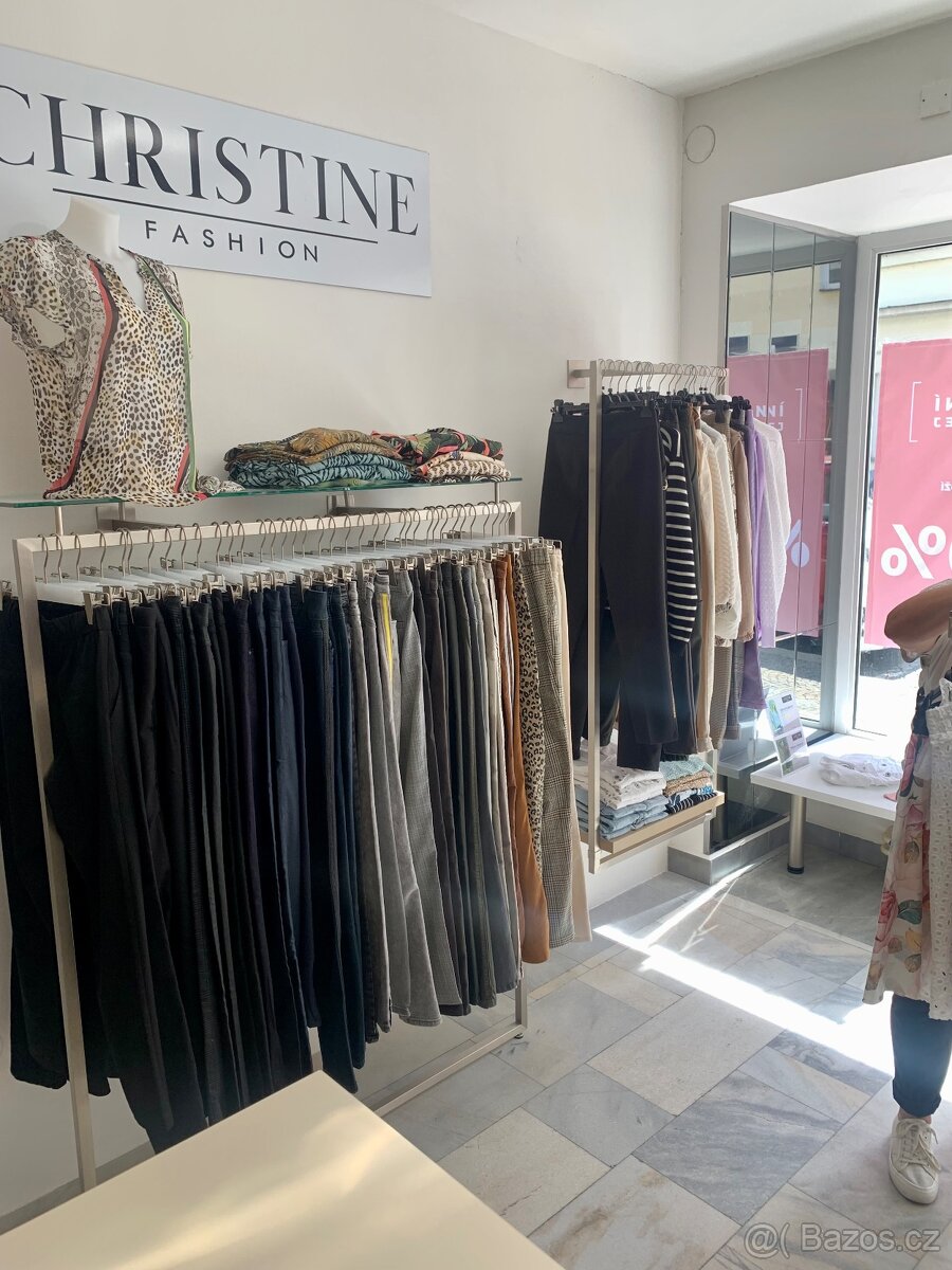 Nábytek do obchodu, stoly, štendry, pult. - 3