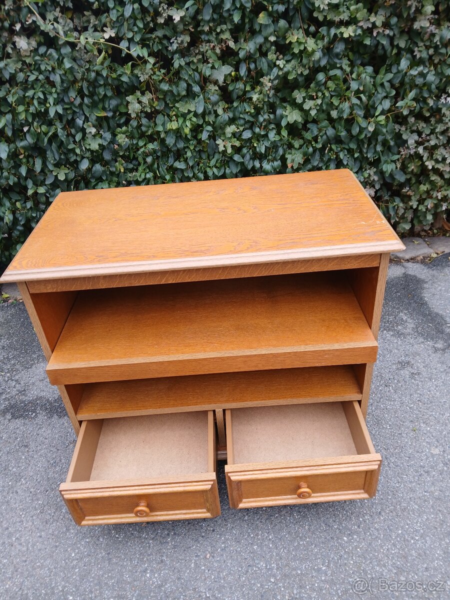 Televizní stolek - 3