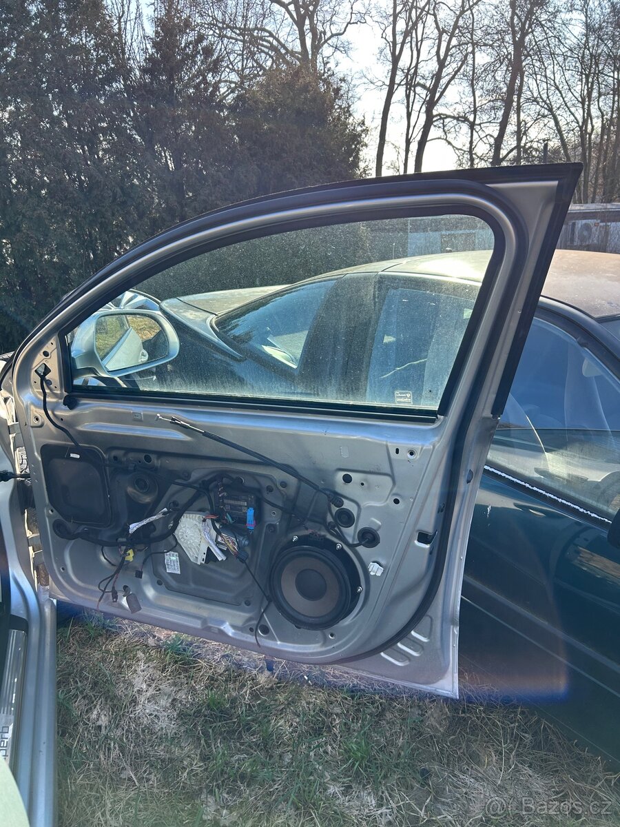 Pravé přední dveře Škoda Superb 2 - 3