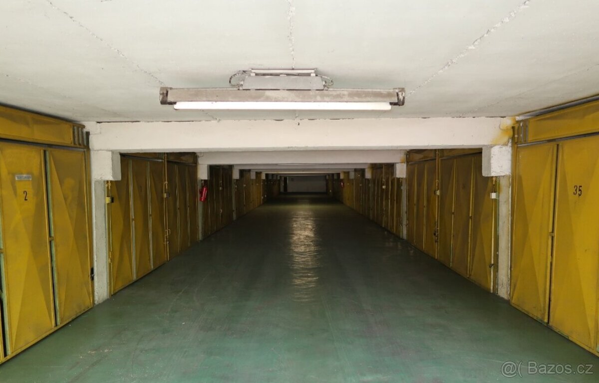 Pronájem garáže Písečná - 3