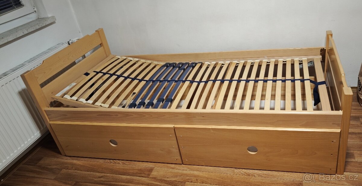 Masivní postel + rošt + úložný prostor - 3