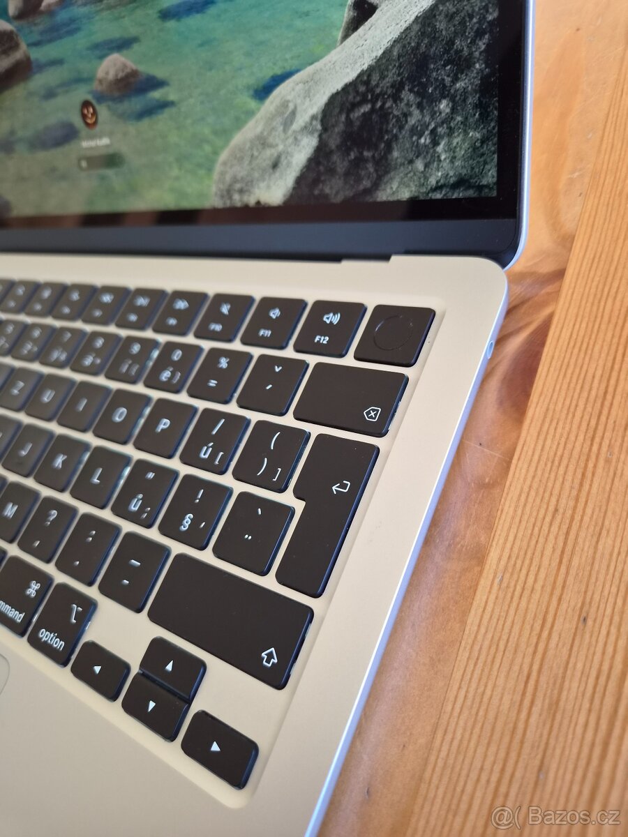 MacBook Air M4 (10jádro), 16GB RAM, 512GB SSD - 3