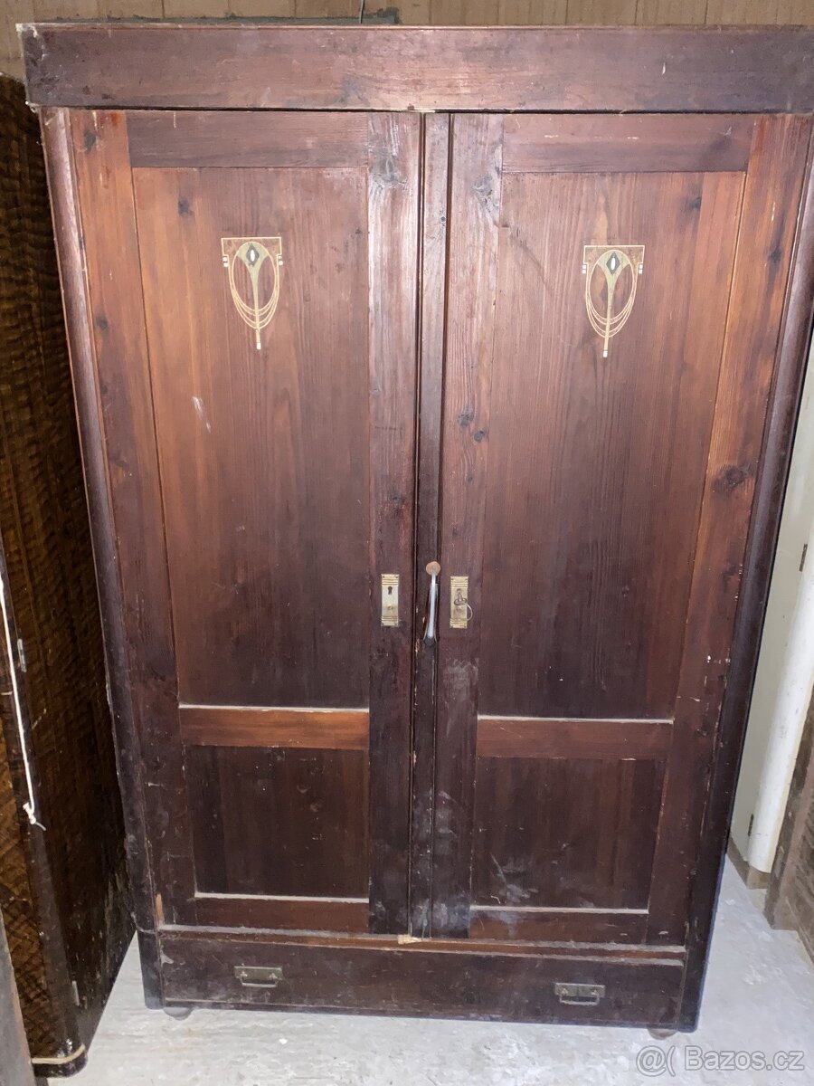 Starožitné skříně - 3