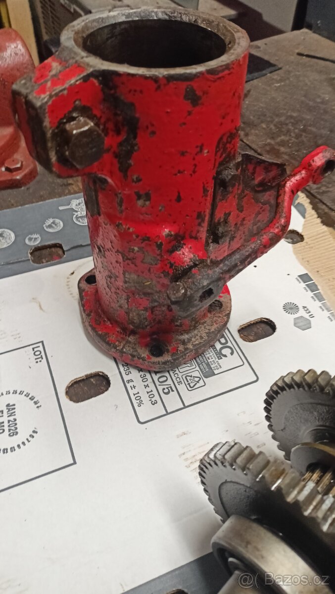 Držák-skříň náhonu Mf-70 - 3