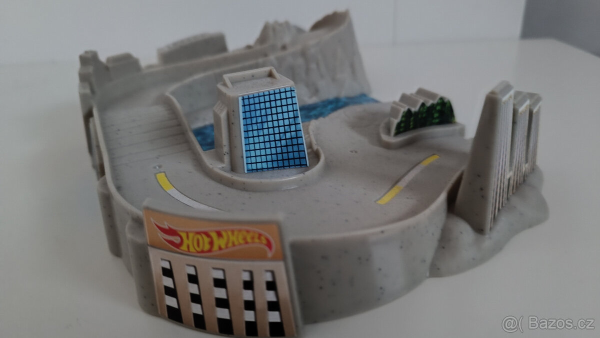 Hot Wheels dráha - město - 3