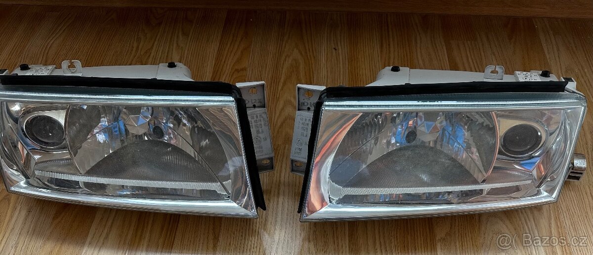 Světlo Octavia 1 - 3