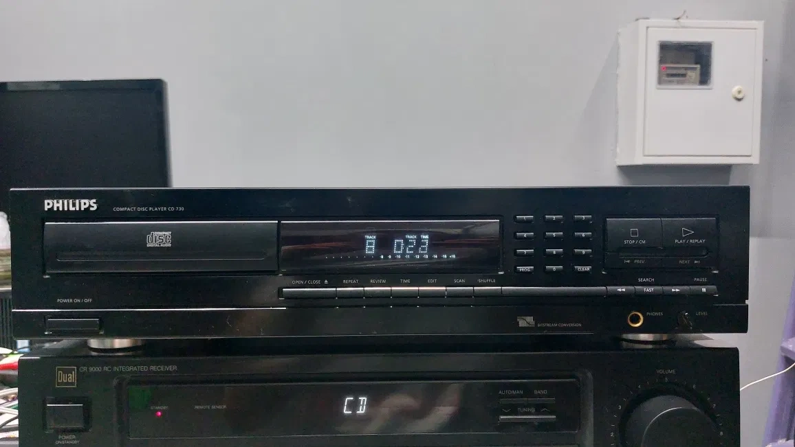 PHILIPS CD 730 - 3