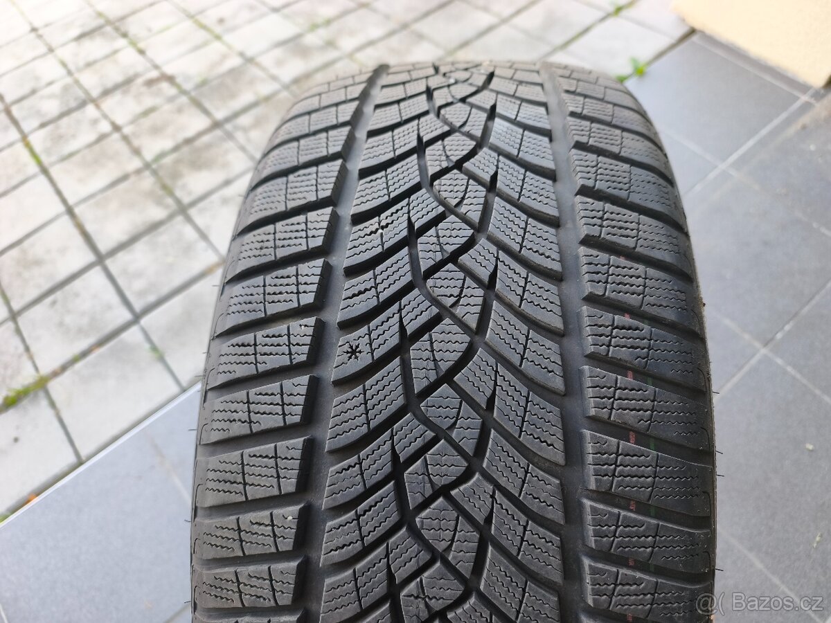 Goodyear UltraGrip Performance+ 21" - Tesla Y Performance - 3