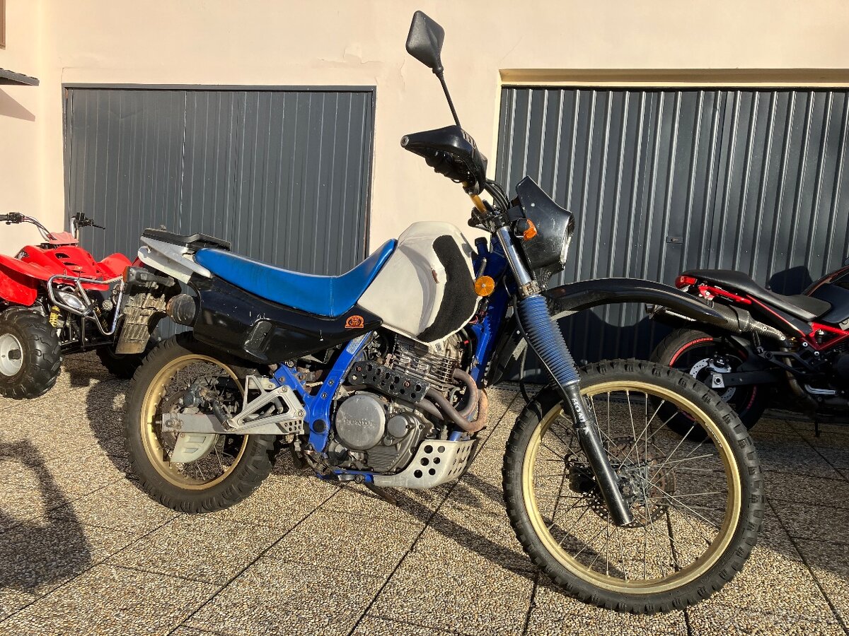 Honda NX 650 Dominator