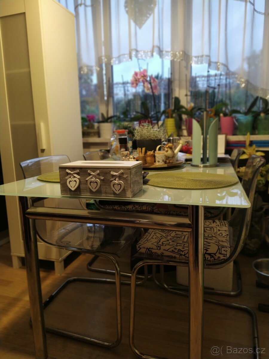 Stůl + 4 židle - 3