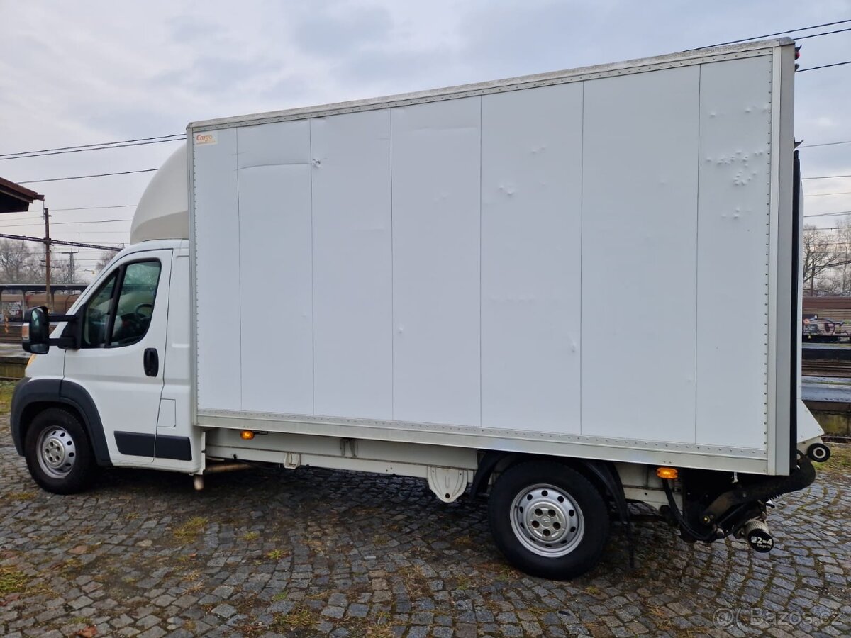 Auto s motorem 3,0 IVECO + hydraulické čelo - 3