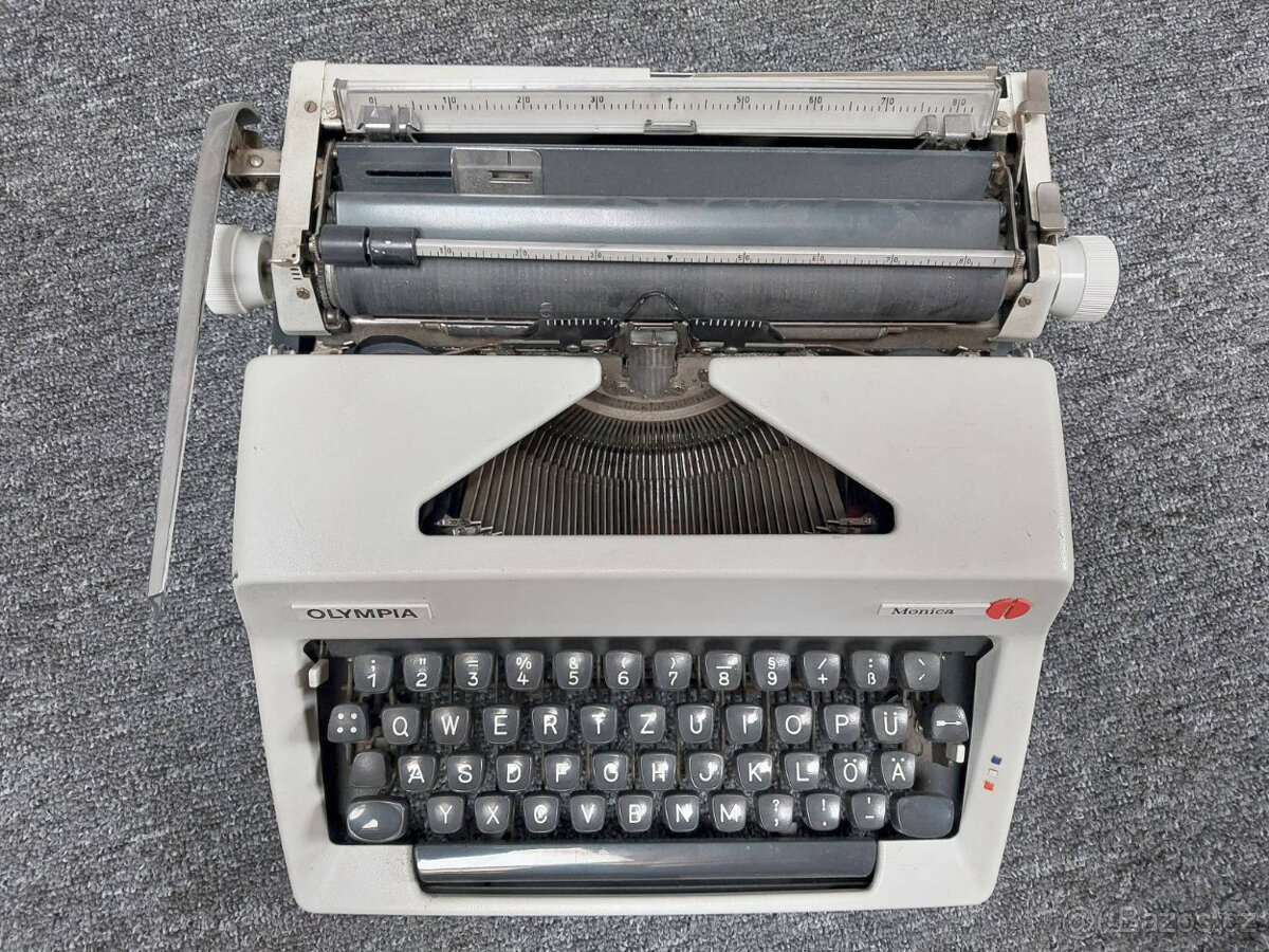 Psací stroj Olympia Monica - 3