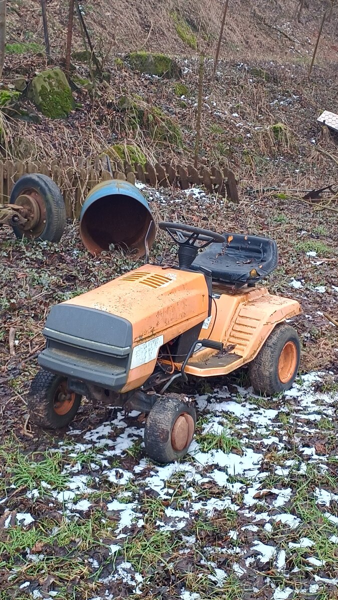 Zahradní traktor. - 3