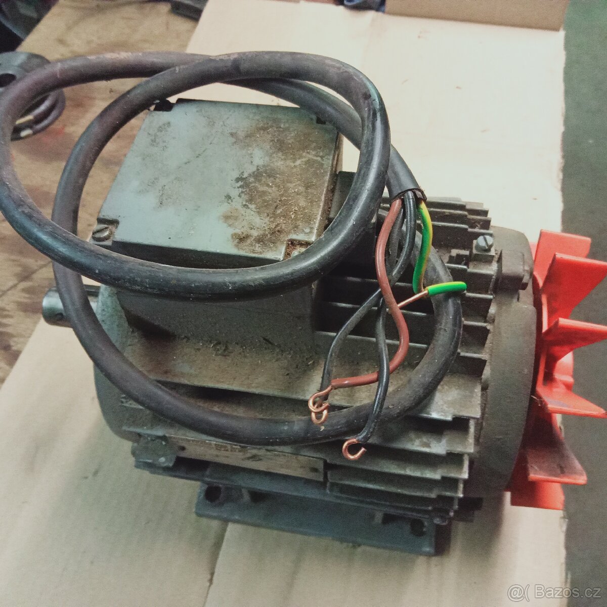 Prodám elektromotor 1,1 kw - 3