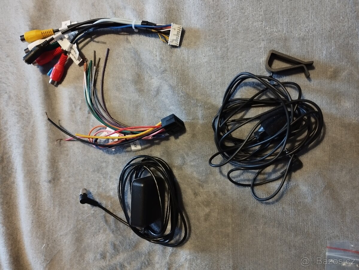 Nakamichi 9" android radio - 3