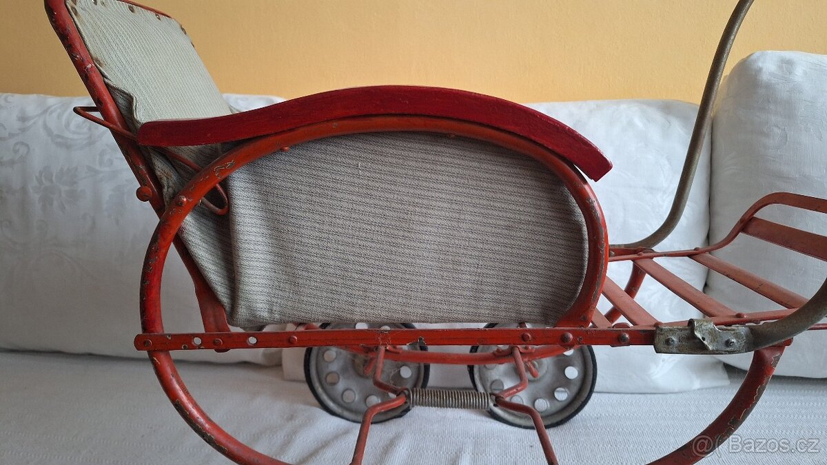 Poválečný kočárek pro panenky - 3