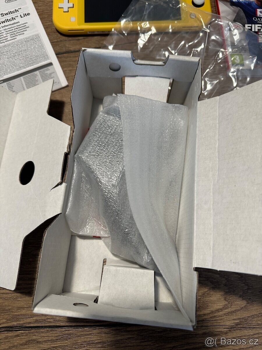 Nintendo switch lite + fifa 23 - 3