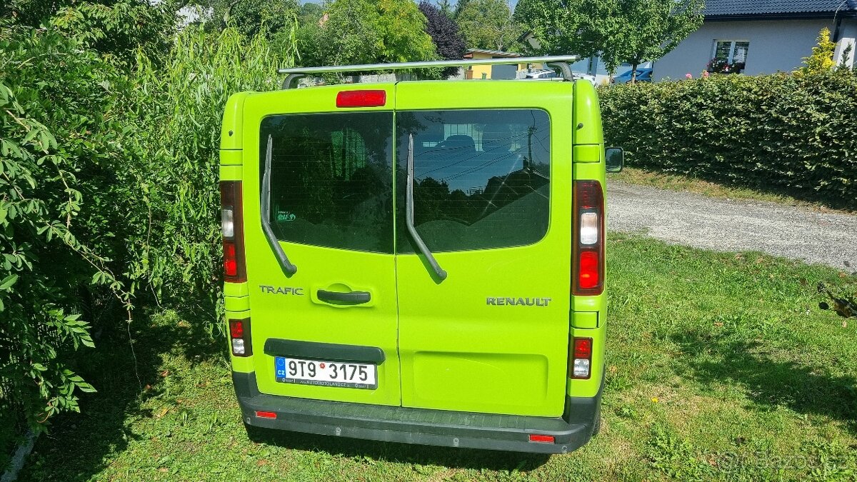 Renault Trafic, 9 míst, L1H1, CR, 92kW, 1.majitel, r.v. 2015 - 3