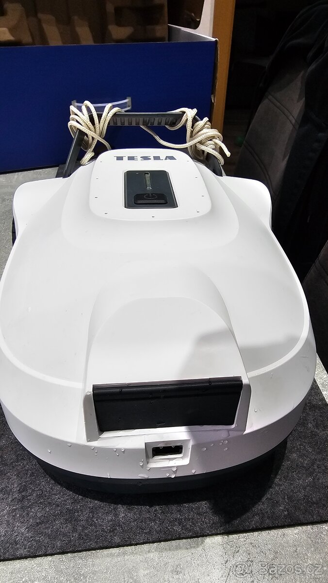 Robotický vysavač bazénu TESLA - 3