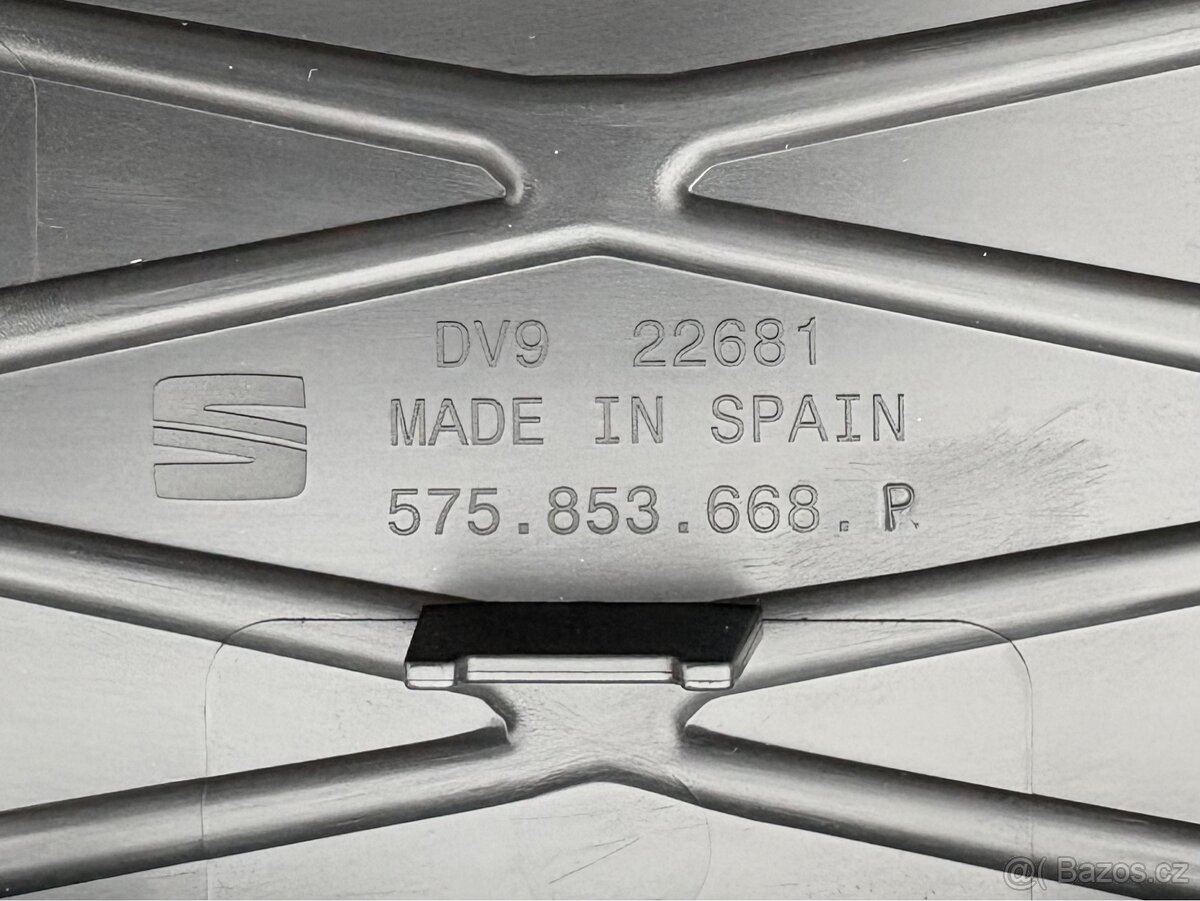 Mřížka nárazníku Ateca (VAG 575 853 668 P 9B9) - 3