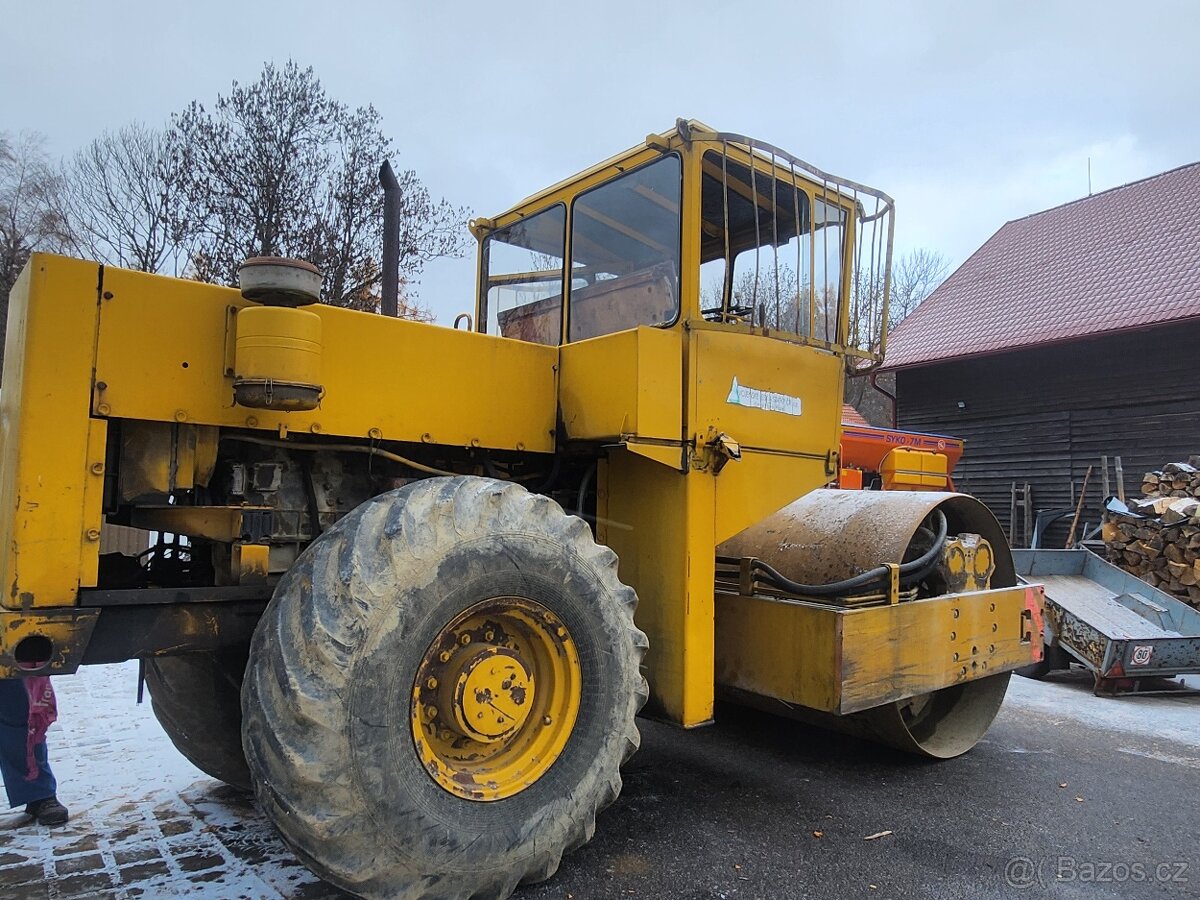 Vibrační válec ZTS VV 111, 1998 - 3