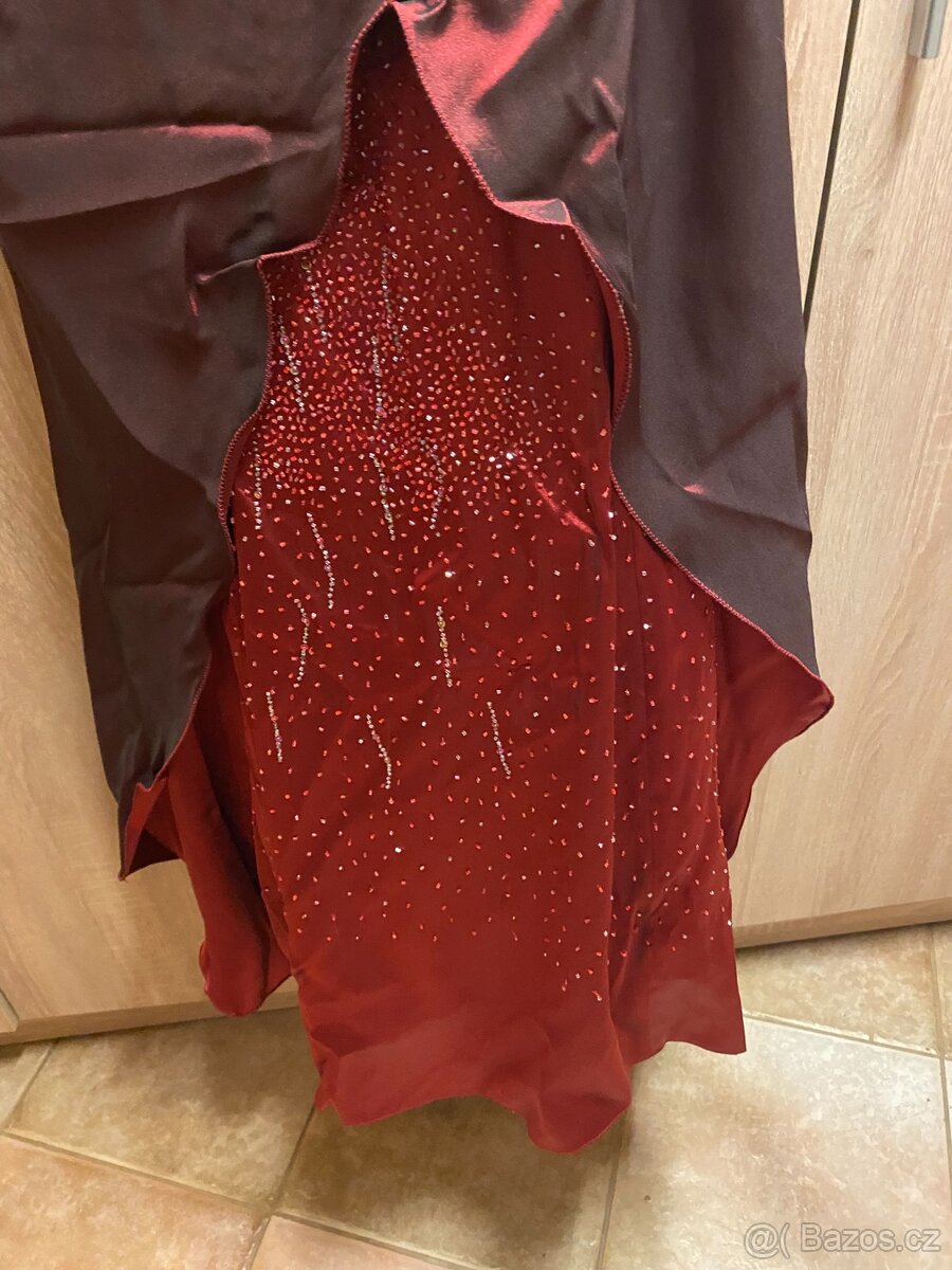 Korzetové červené šaty - 3