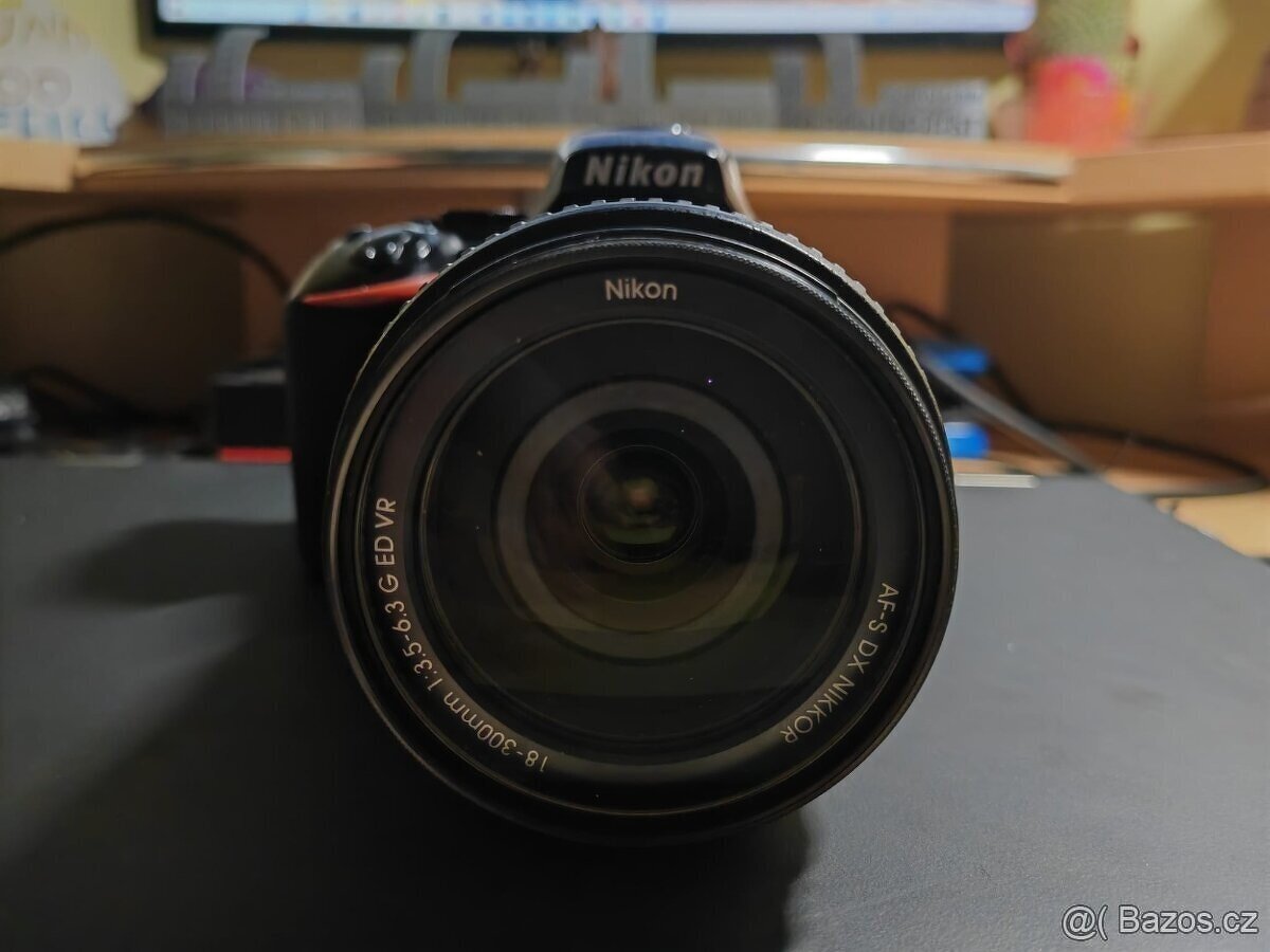Nikon D5600 a objektiv Nikon 18-300 mm - 3