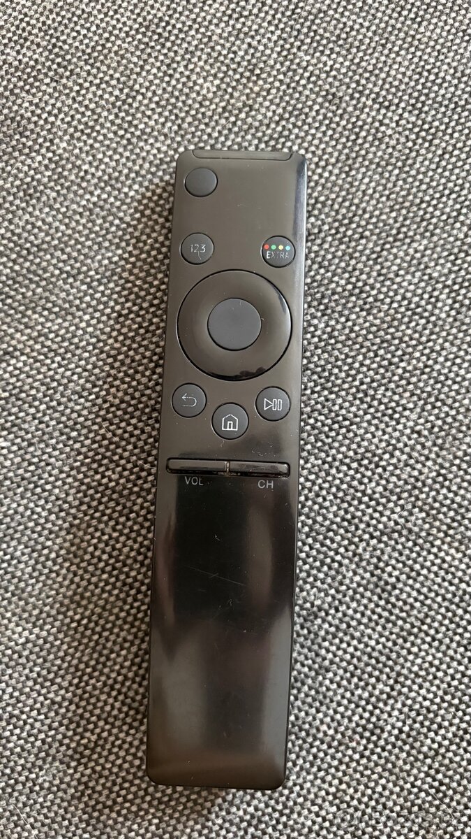 Samsung 138cm 4K SMART - 3