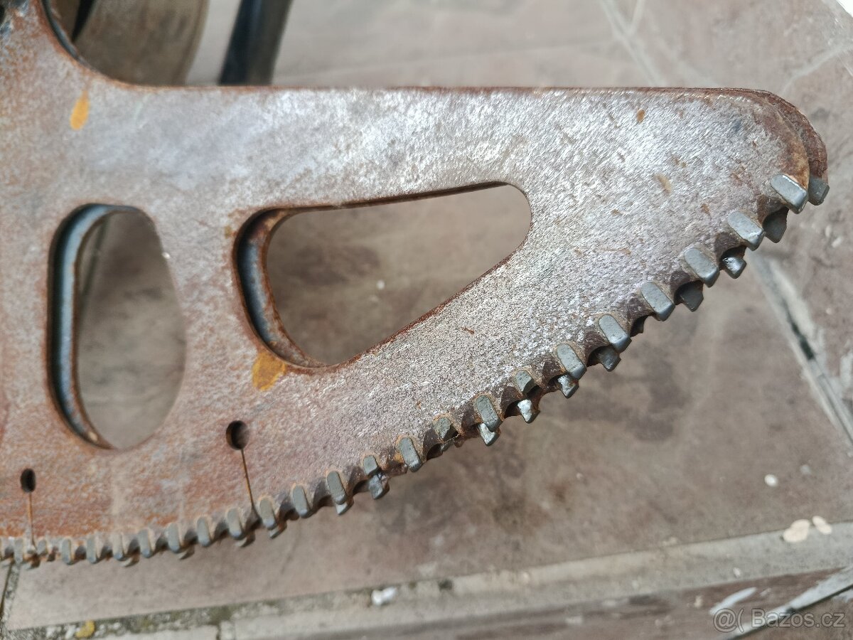 stěnová pila milwaukee - 3