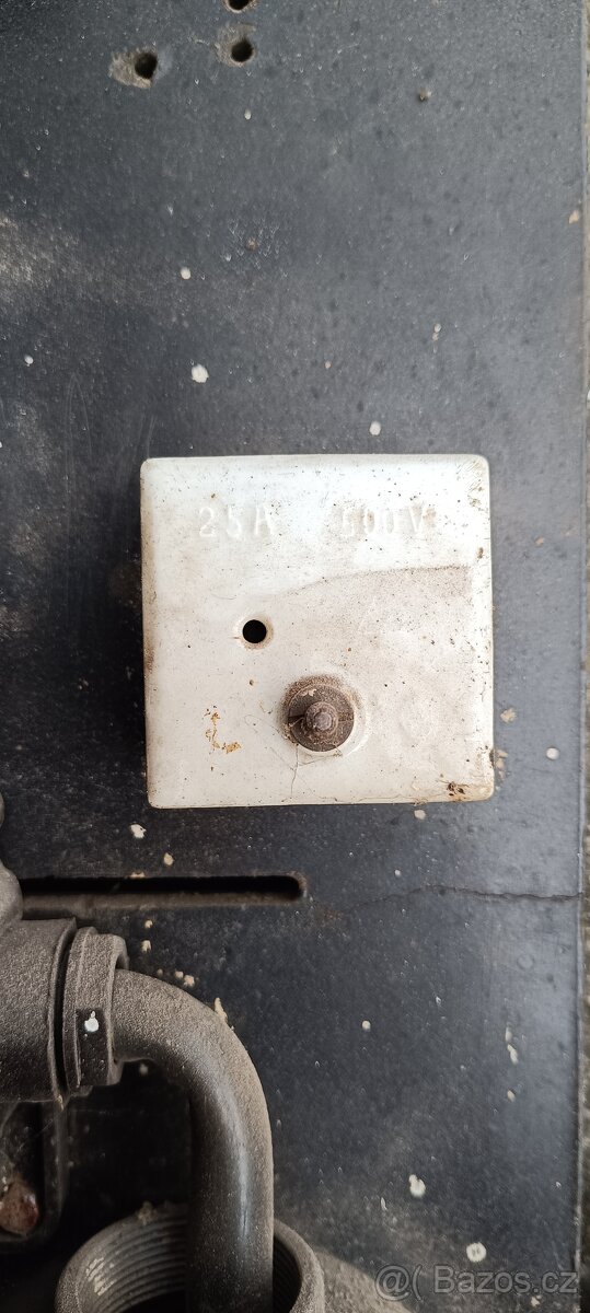 RETRO NÁSTĚNNÝ ROZVADĚČ - 3