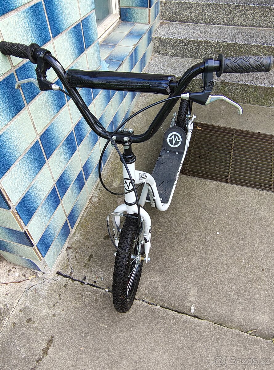 Koloběžka MASTER bílá 16-12 - 3