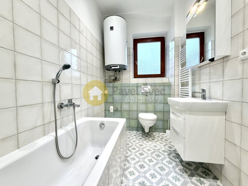 Pronájem bytu 2+kk, 60 m2, centrum města Strakonic - 3