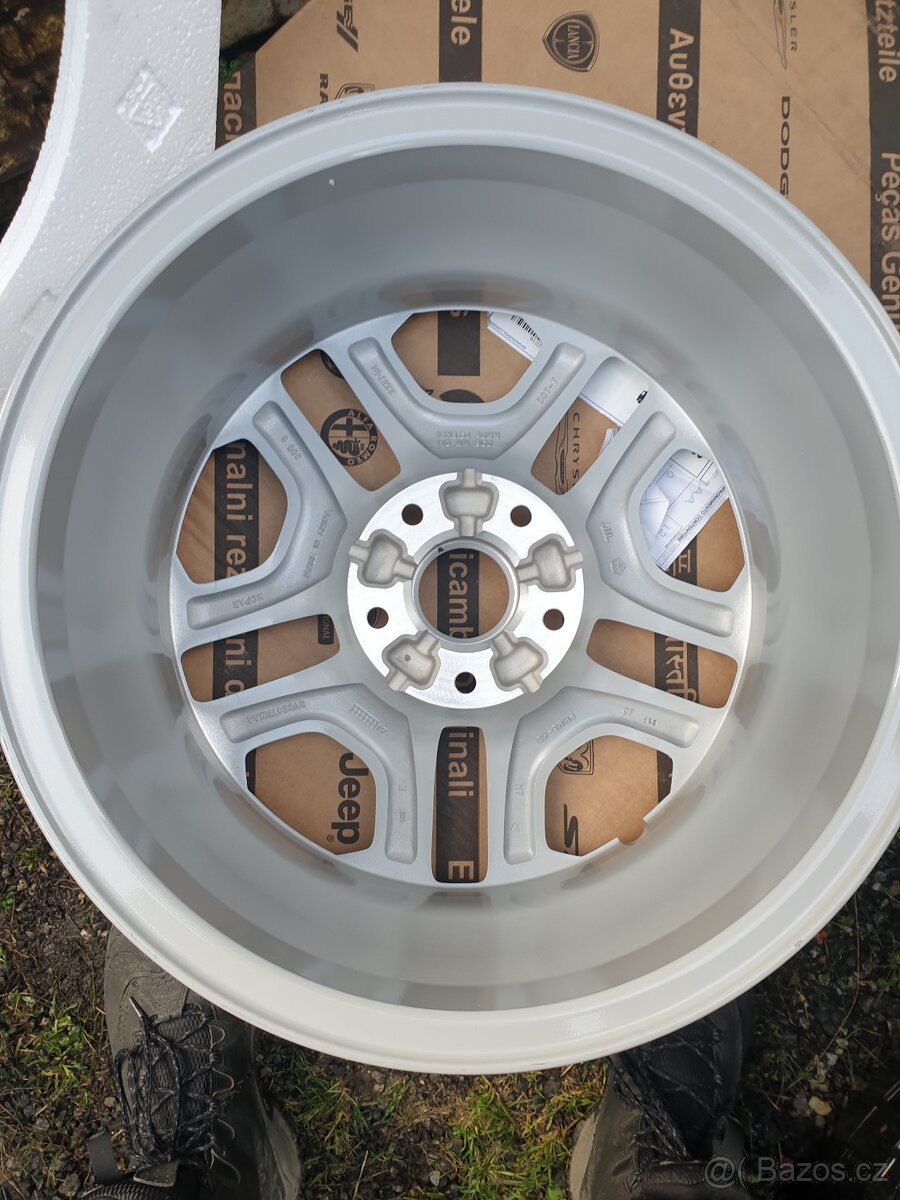 Jeep Renegade Compas Cherokee - 3