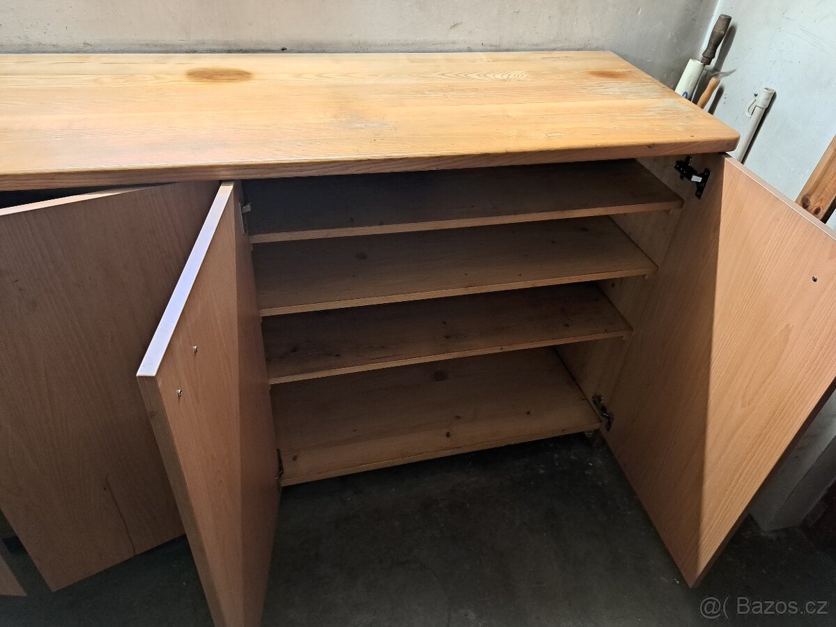 Skříň z masivu - 3